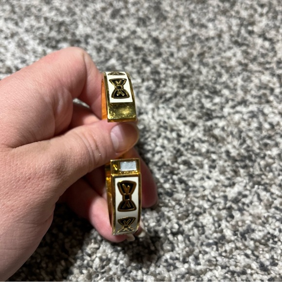 Kate Spade - Tie One On - Gold Tone Bangle Bracelet - Picture 8 of 9